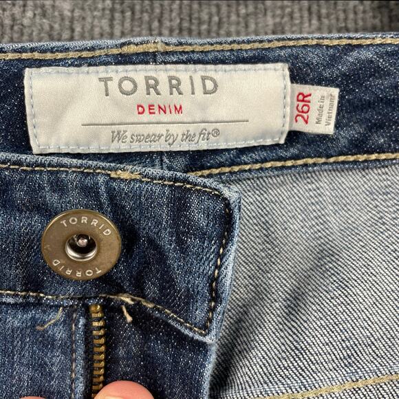 Torrid Denim Cropped Girlfriend Jeans Women's Plus 26R (50X25) Blue Stretch - Picture 4 of 12